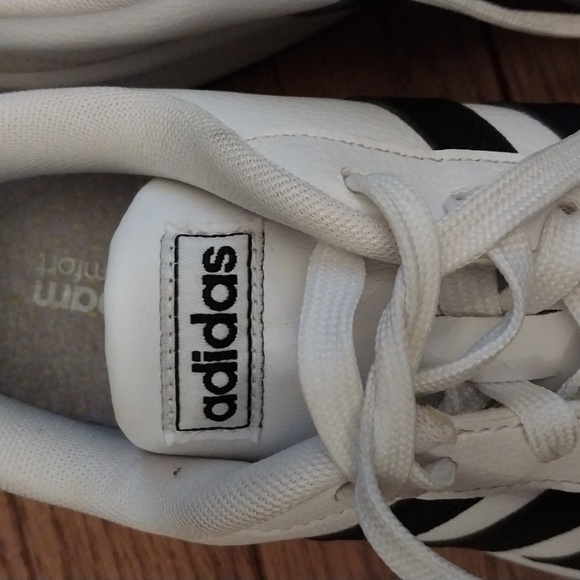 Ladies Adidas sneakers - Picture 2 of 4